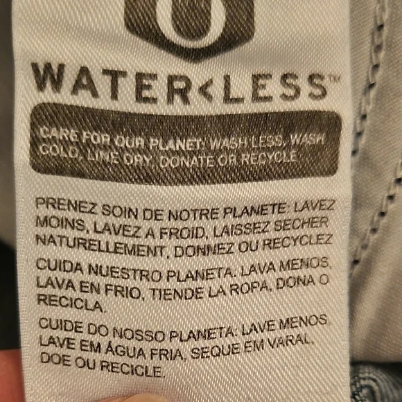 Levi 711 Skinny- 33 with Frayed cuff - Picture 11 of 11